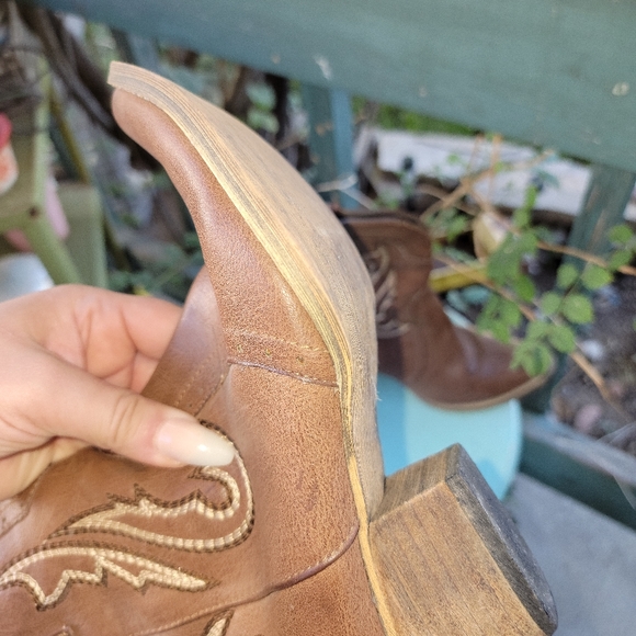 Cowgirl ankle booties, western heeled booties - Picture 9 of 9